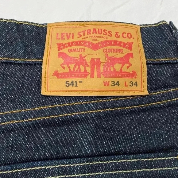 Levi’s women’s bermuda blue cropped denim western casual Gorpcore summer shorts - Picture 3 of 9